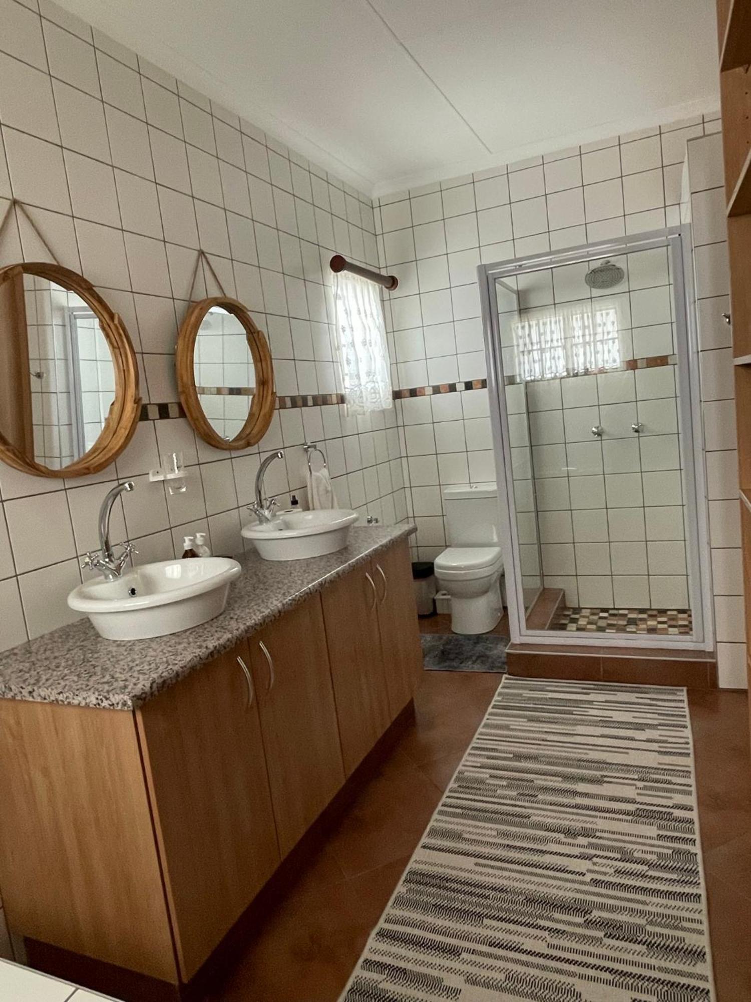 City Comfort Self Catering Windhoek Esterno foto