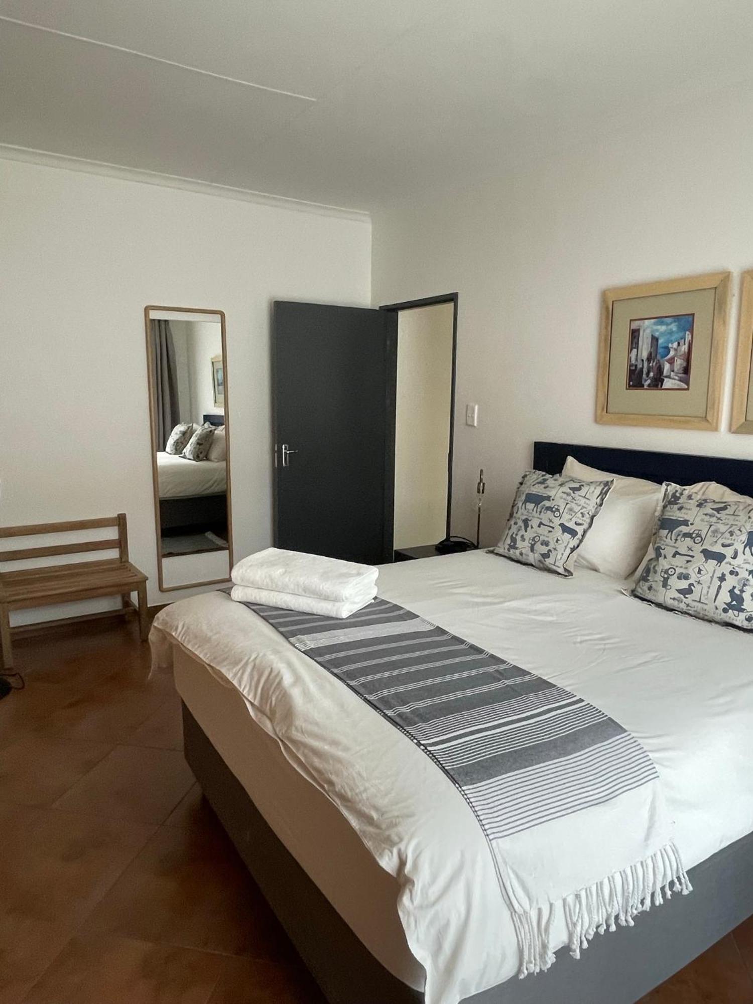 City Comfort Self Catering Windhoek Esterno foto